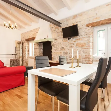 Amare Apartment *